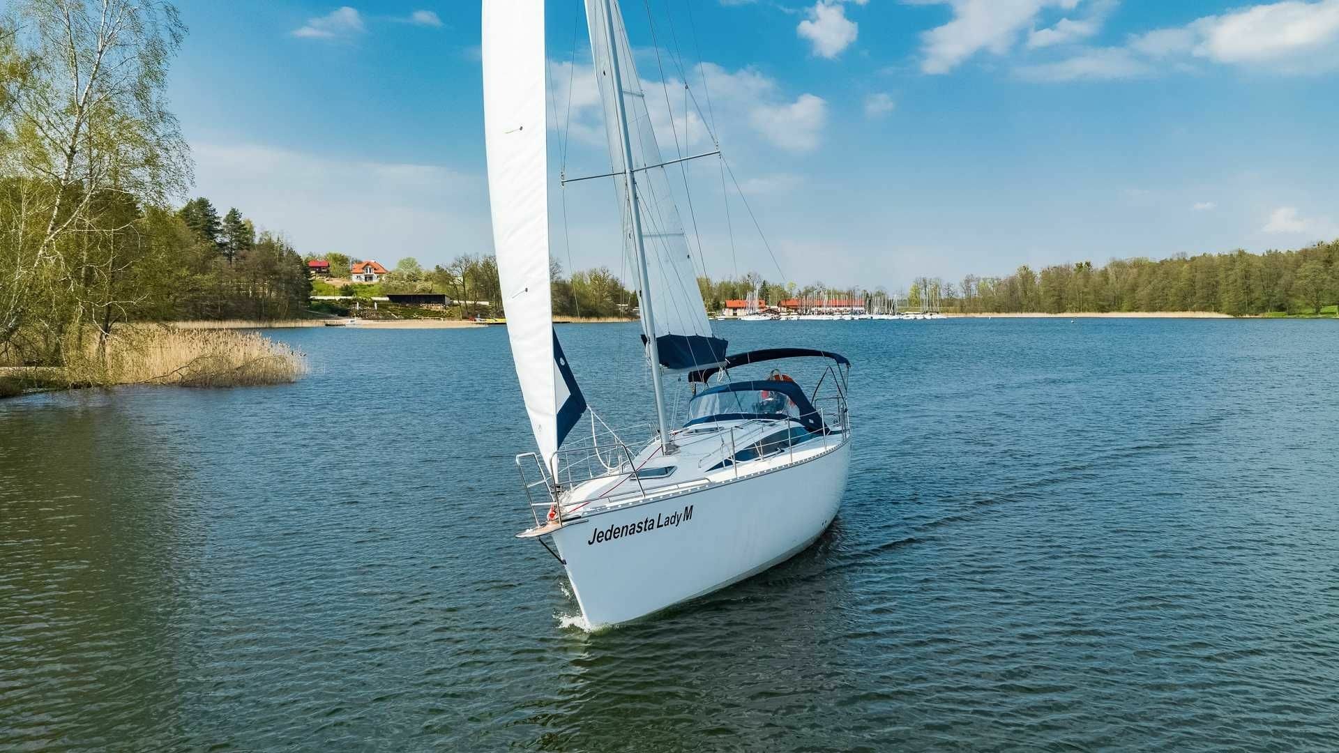 Tango 33 | 11 Lady M