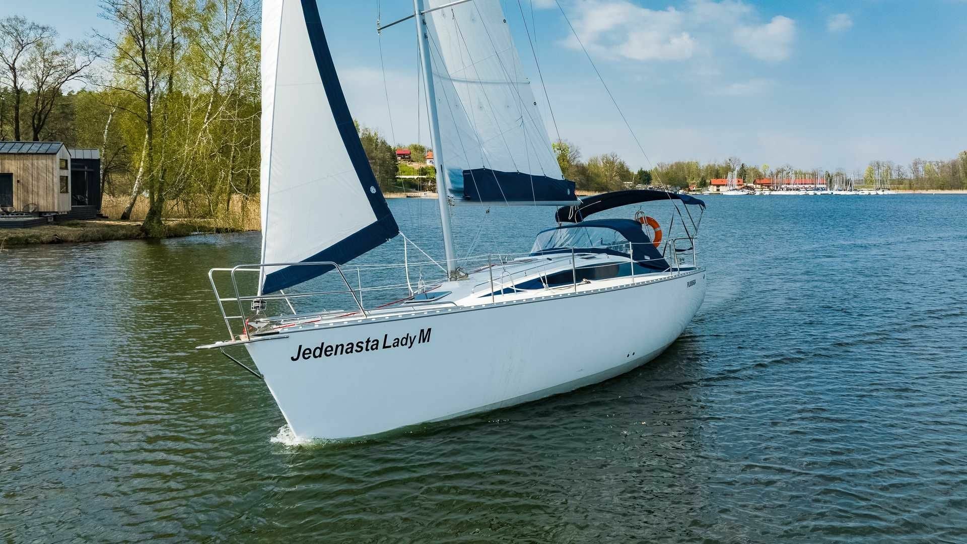 Tango 33 | 11 Lady M