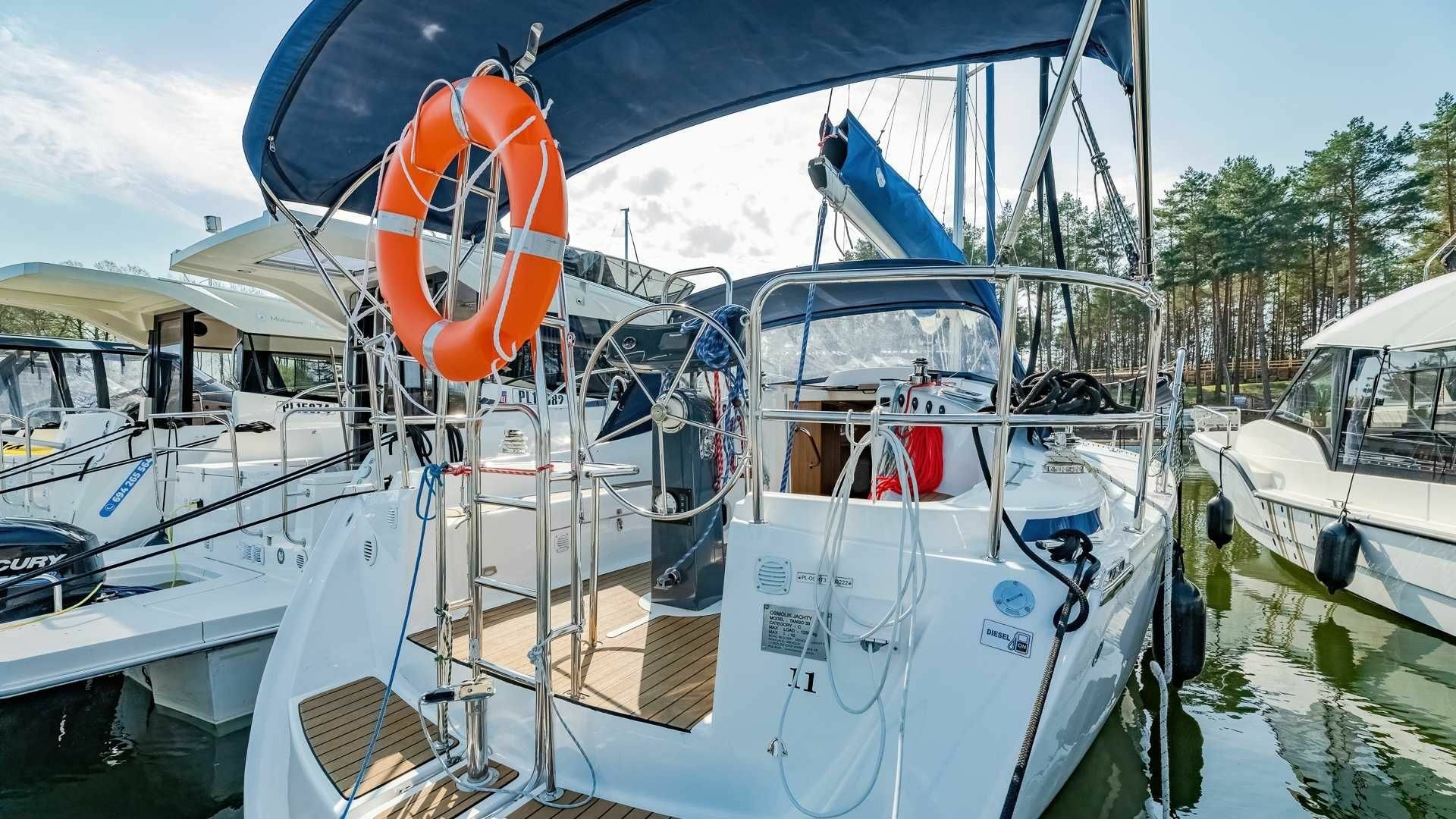 Tango 33 | 11 Lady M