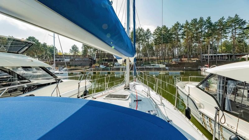 Tango 33 | 11 Lady M