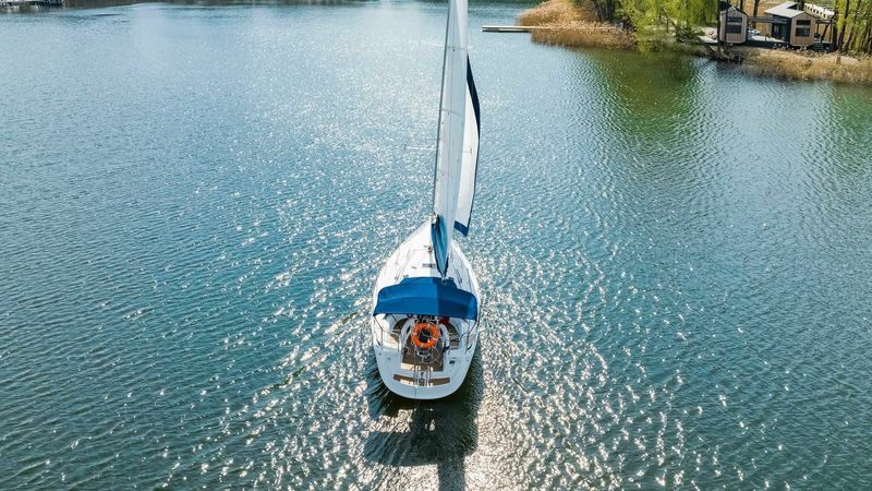 Tango 33 | 11 Lady M