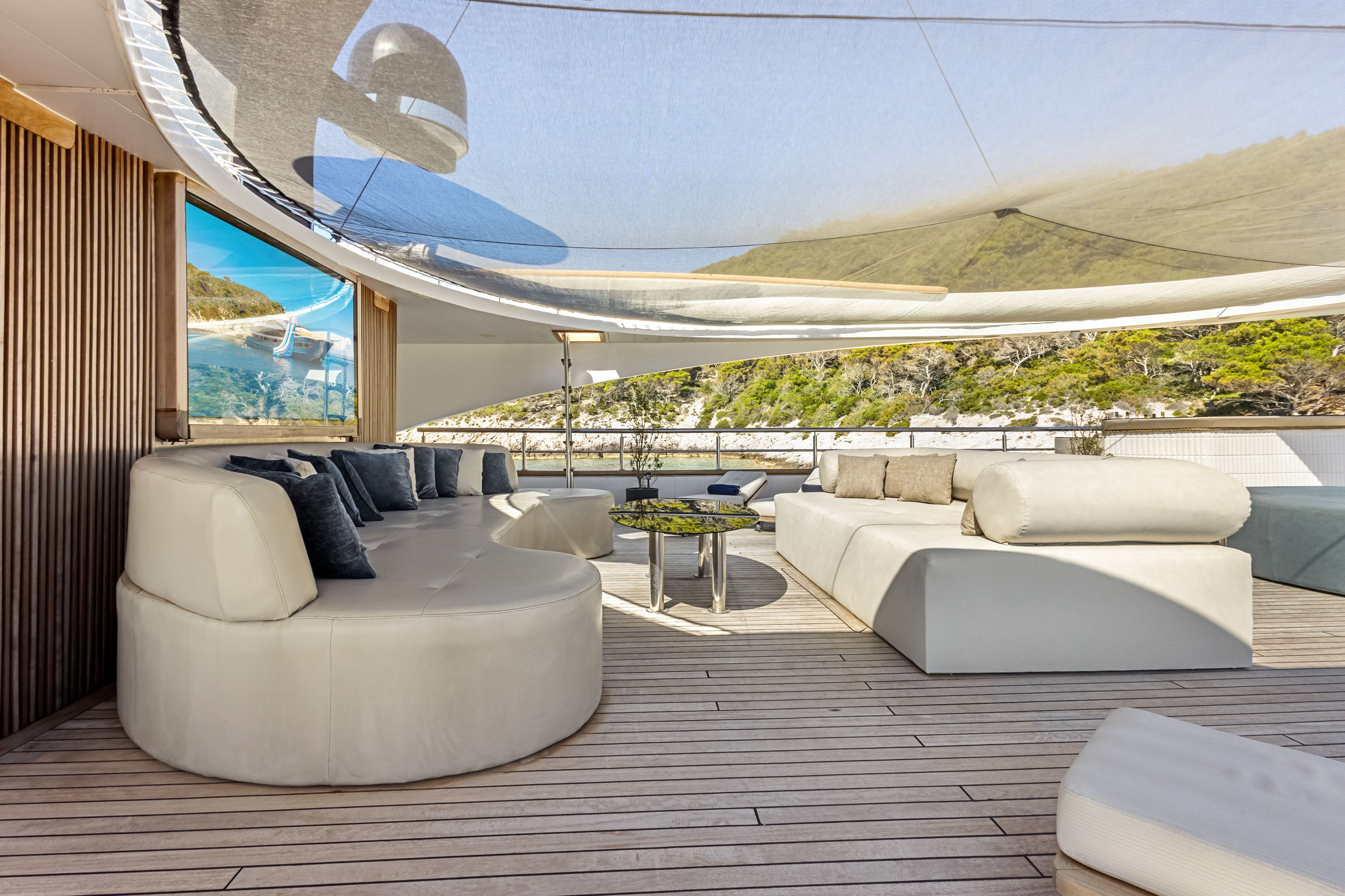 Custom Built 157 | Bella