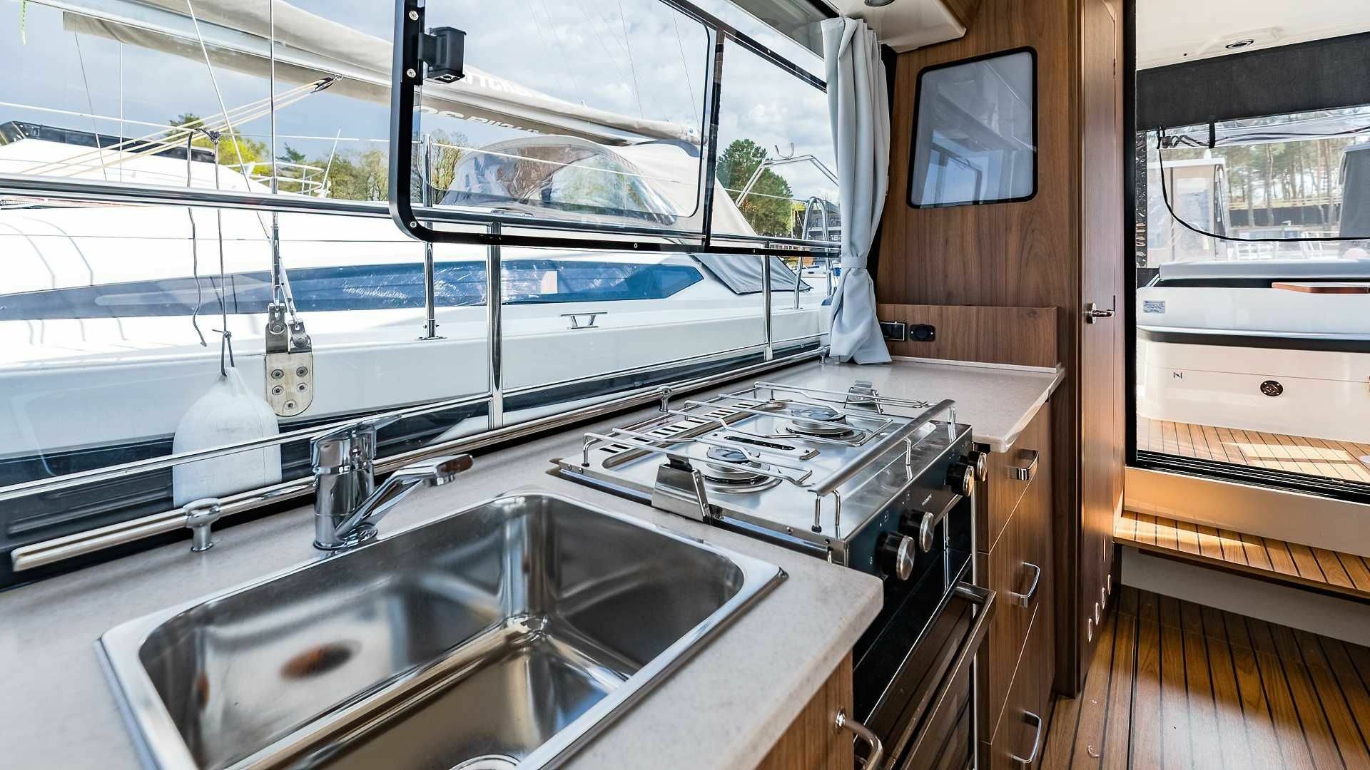Sun Camper 35 Flybridge | Ewa