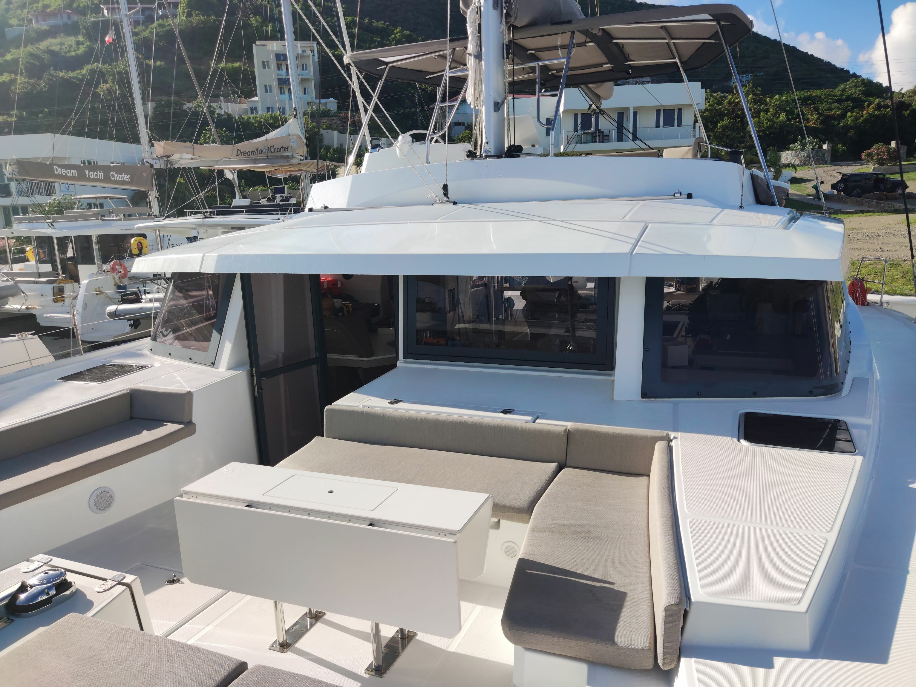 Bali 5.4 | First Class