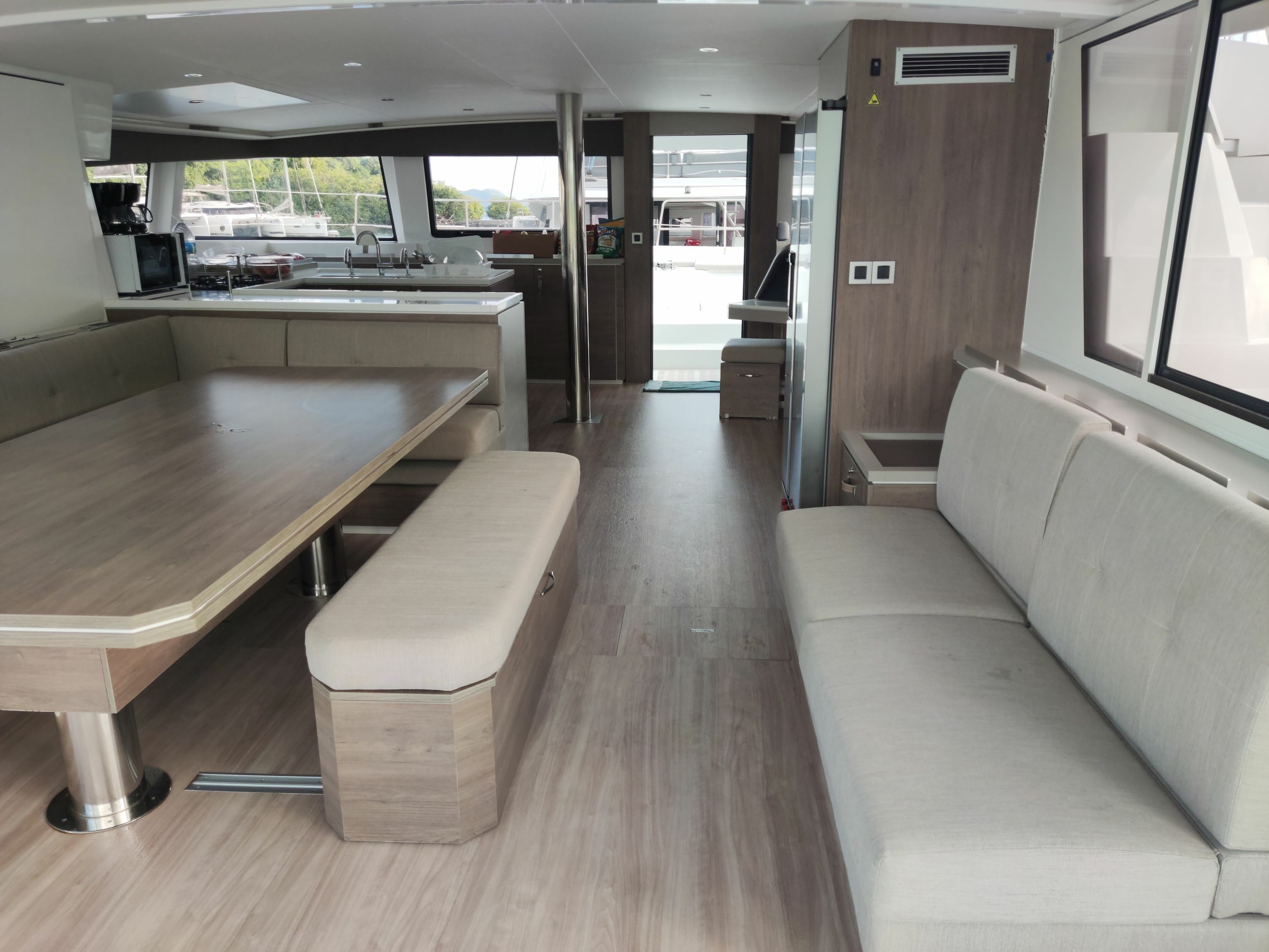 Bali 5.4 | First Class