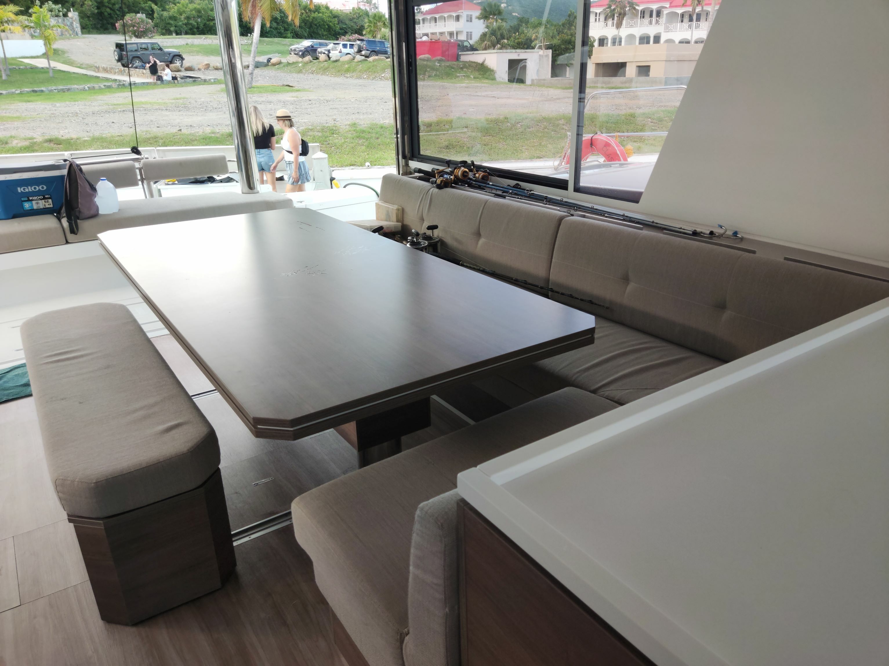 Bali 5.4 | First Class