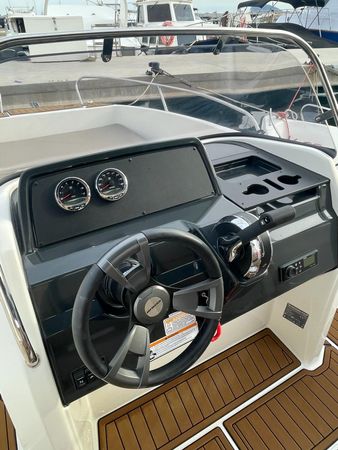 Quicksilver Activ 605 Open | Meridian