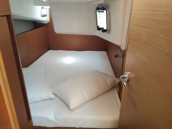 Jeanneau Sun Odyssey 410 | Vanilla