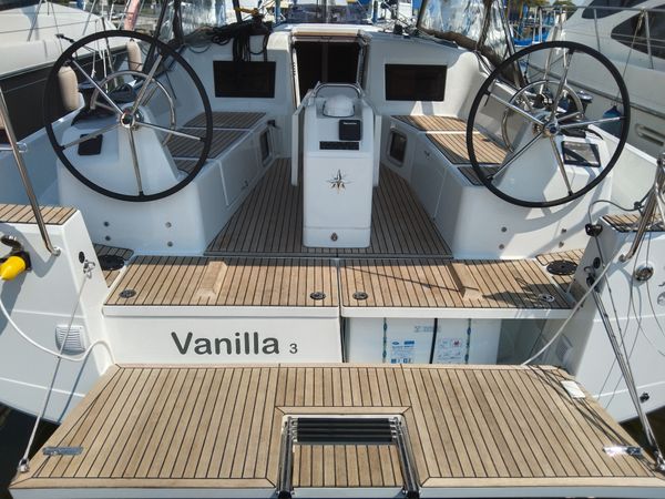 Jeanneau Sun Odyssey 410 | Vanilla