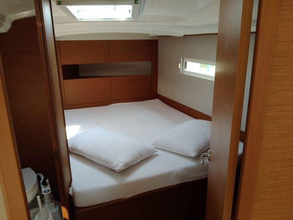 Jeanneau Sun Odyssey 410 | Vanilla