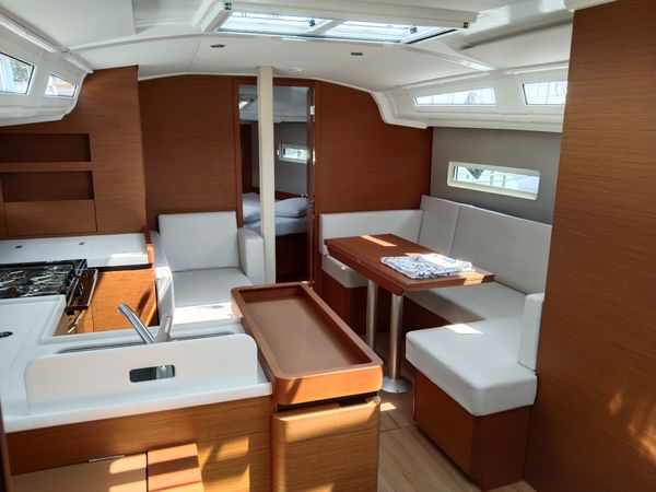 Jeanneau Sun Odyssey 410 | Vanilla