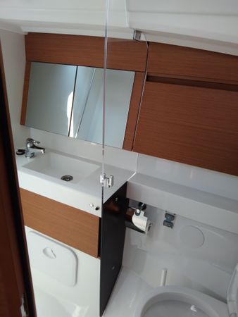 Jeanneau Sun Odyssey 410 | Vanilla