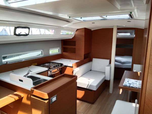 Jeanneau Sun Odyssey 410 | Vanilla