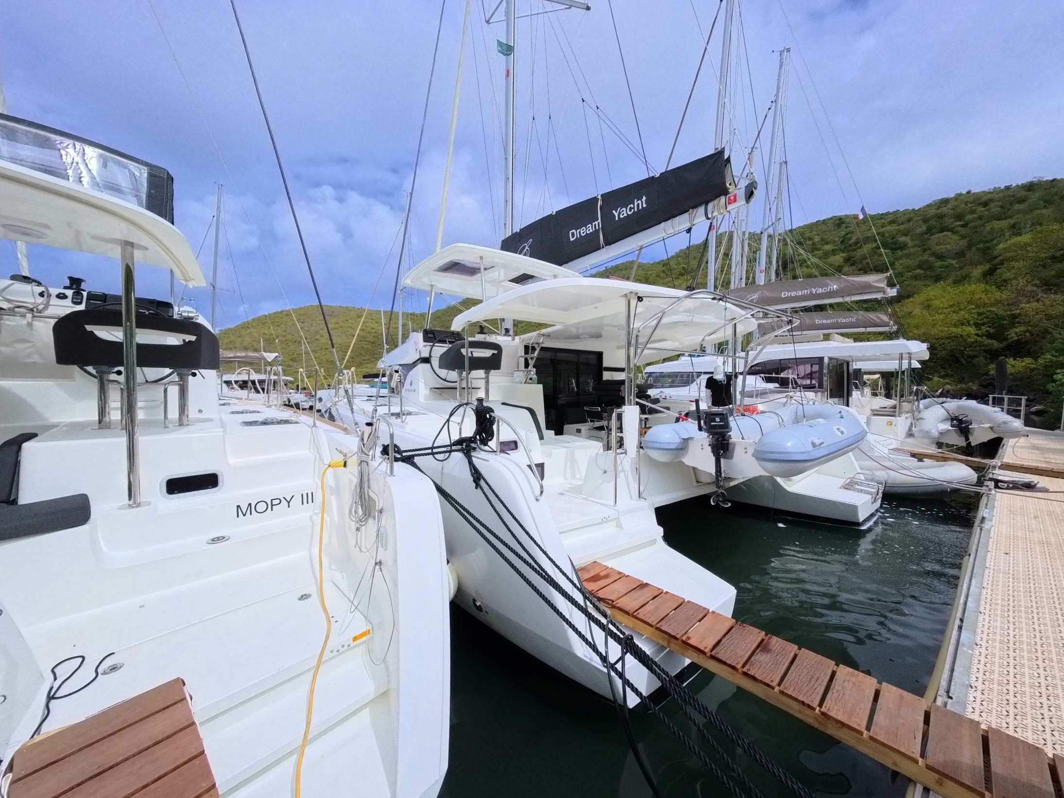 Lagoon 42 | Daffodil