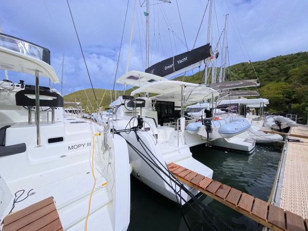 Lagoon 42 | Daffodil