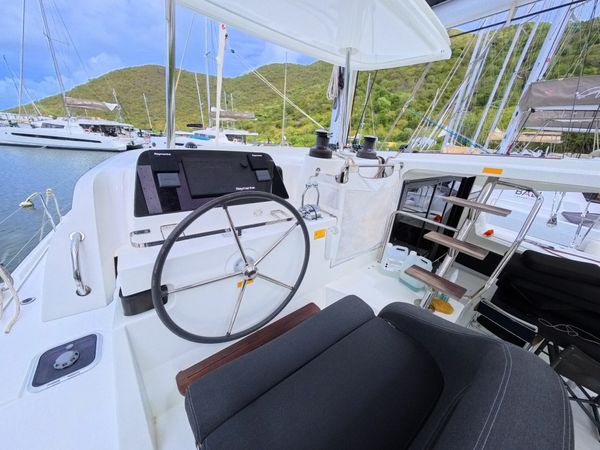 Lagoon 42 | Daffodil