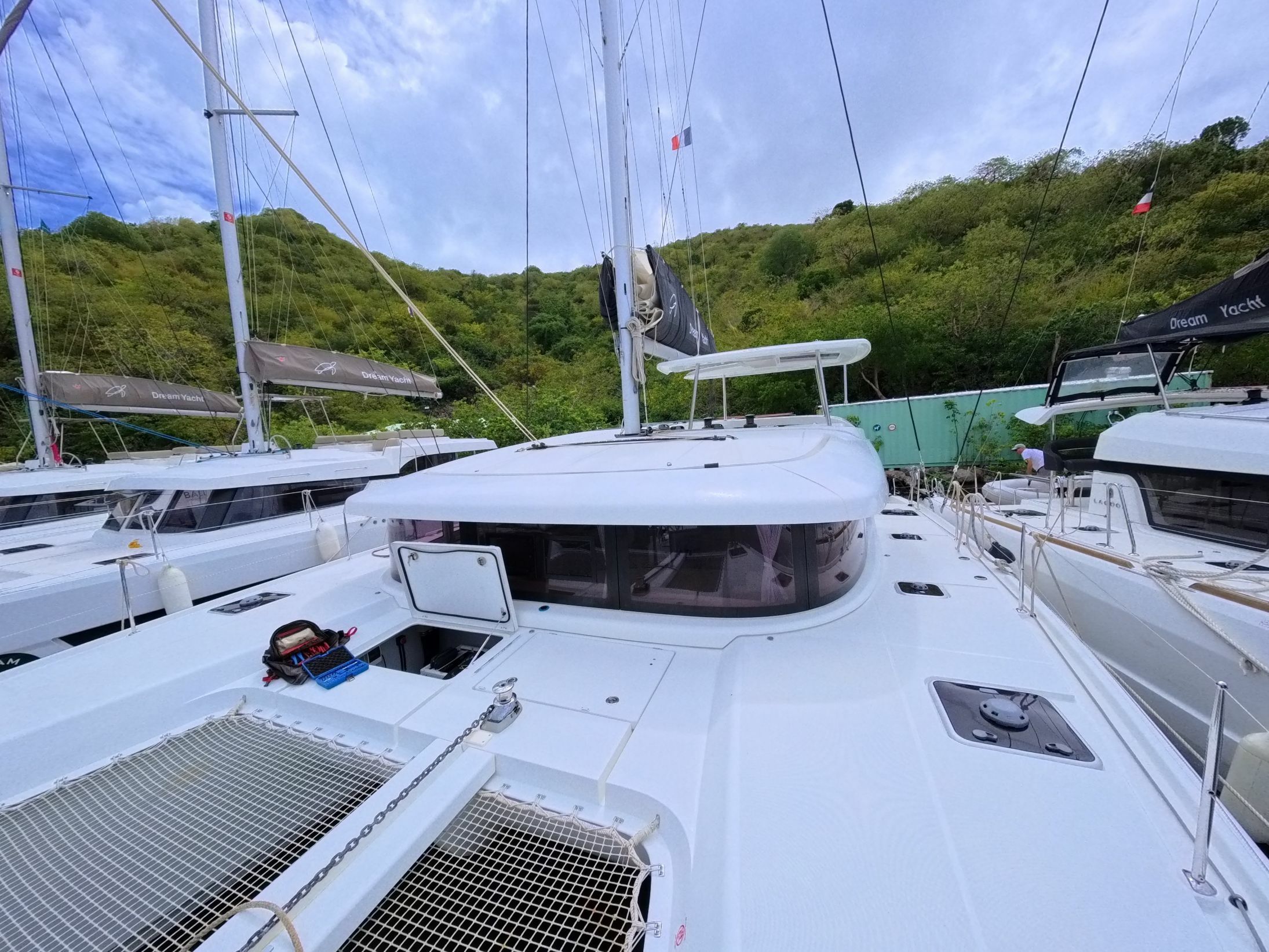 Lagoon 42 | Daffodil