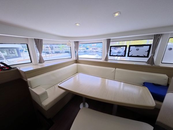 Lagoon 42 | Daffodil