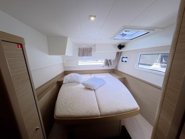 Lagoon 42 | Daffodil