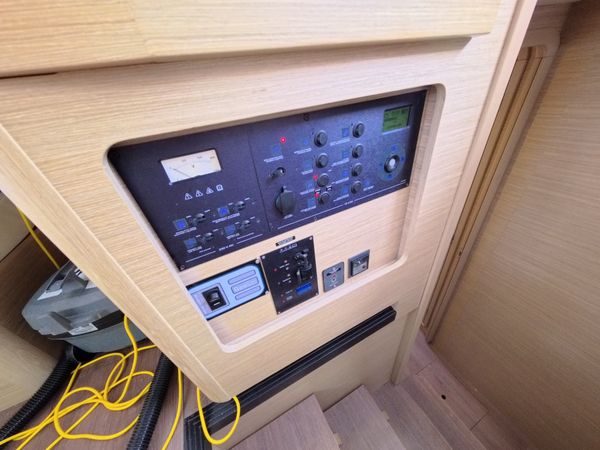 Lagoon 42 | Daffodil