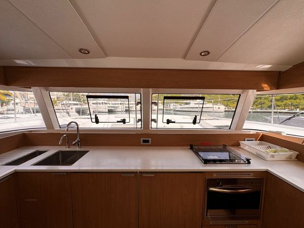 Bali Catsmart | Chrysanthemum