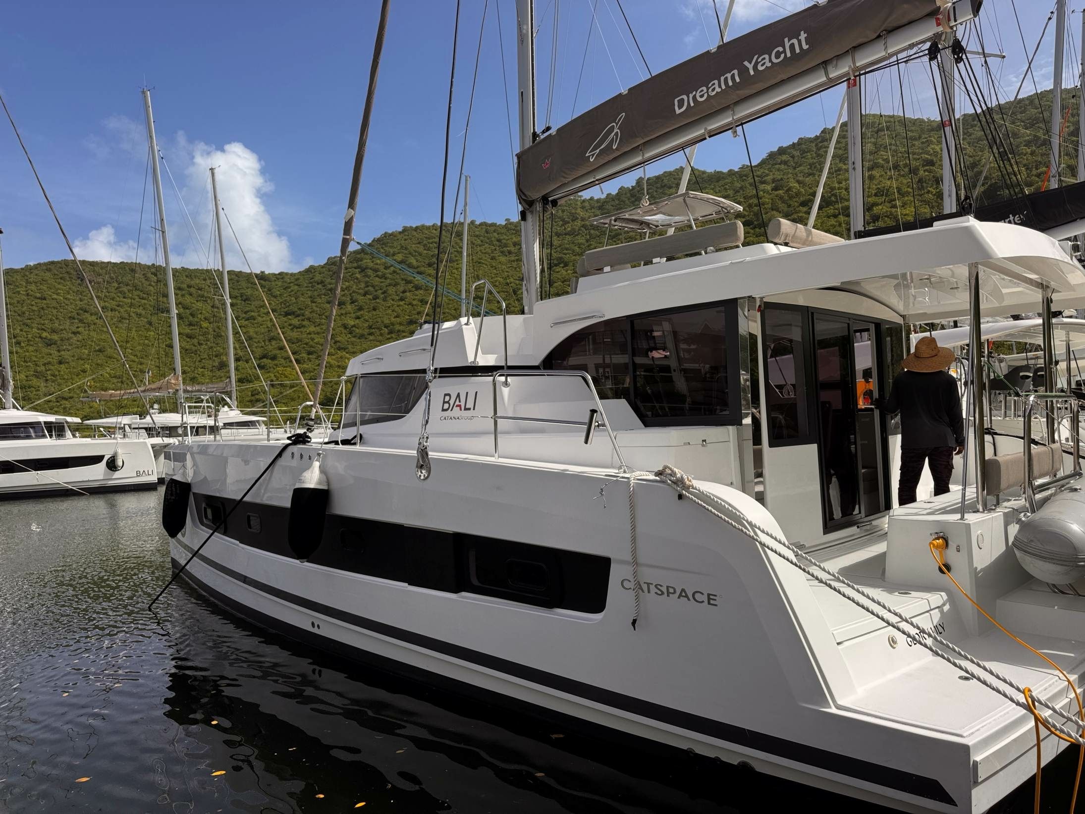 Bali Catspace | Glory Lily