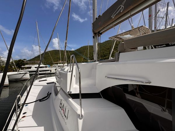 Bali Catspace | Glory Lily