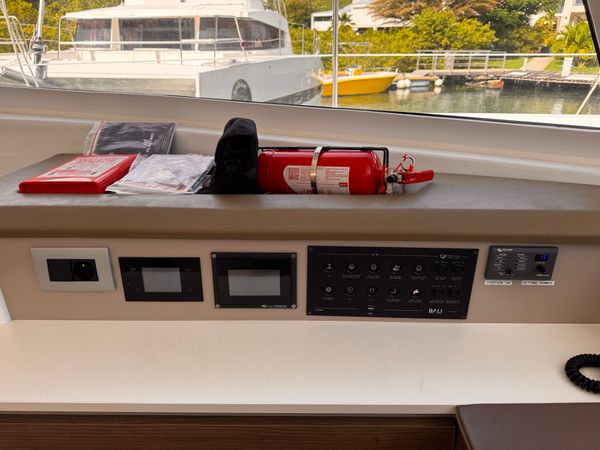 Bali Catspace | Glory Lily