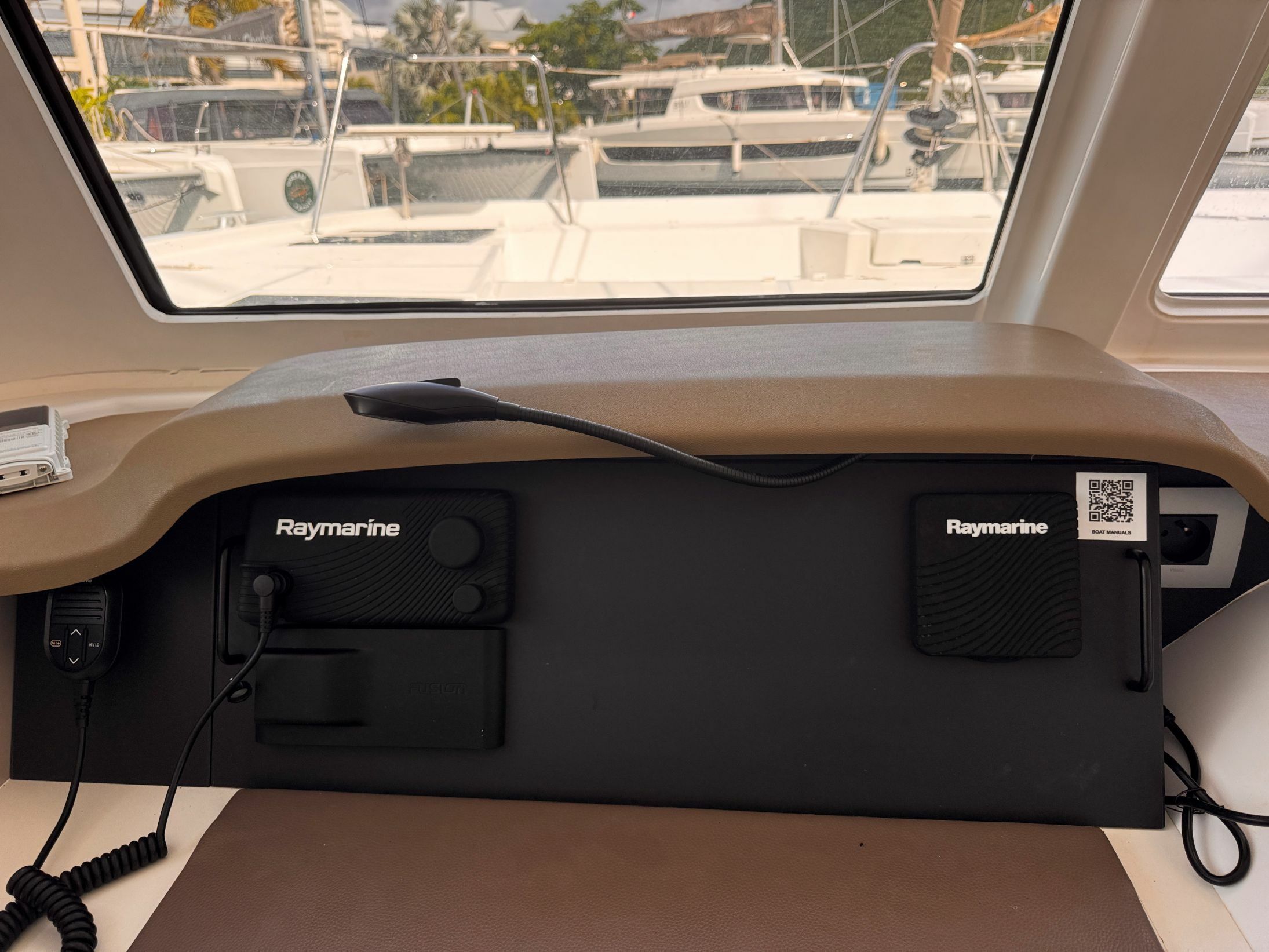 Bali Catspace | Glory Lily