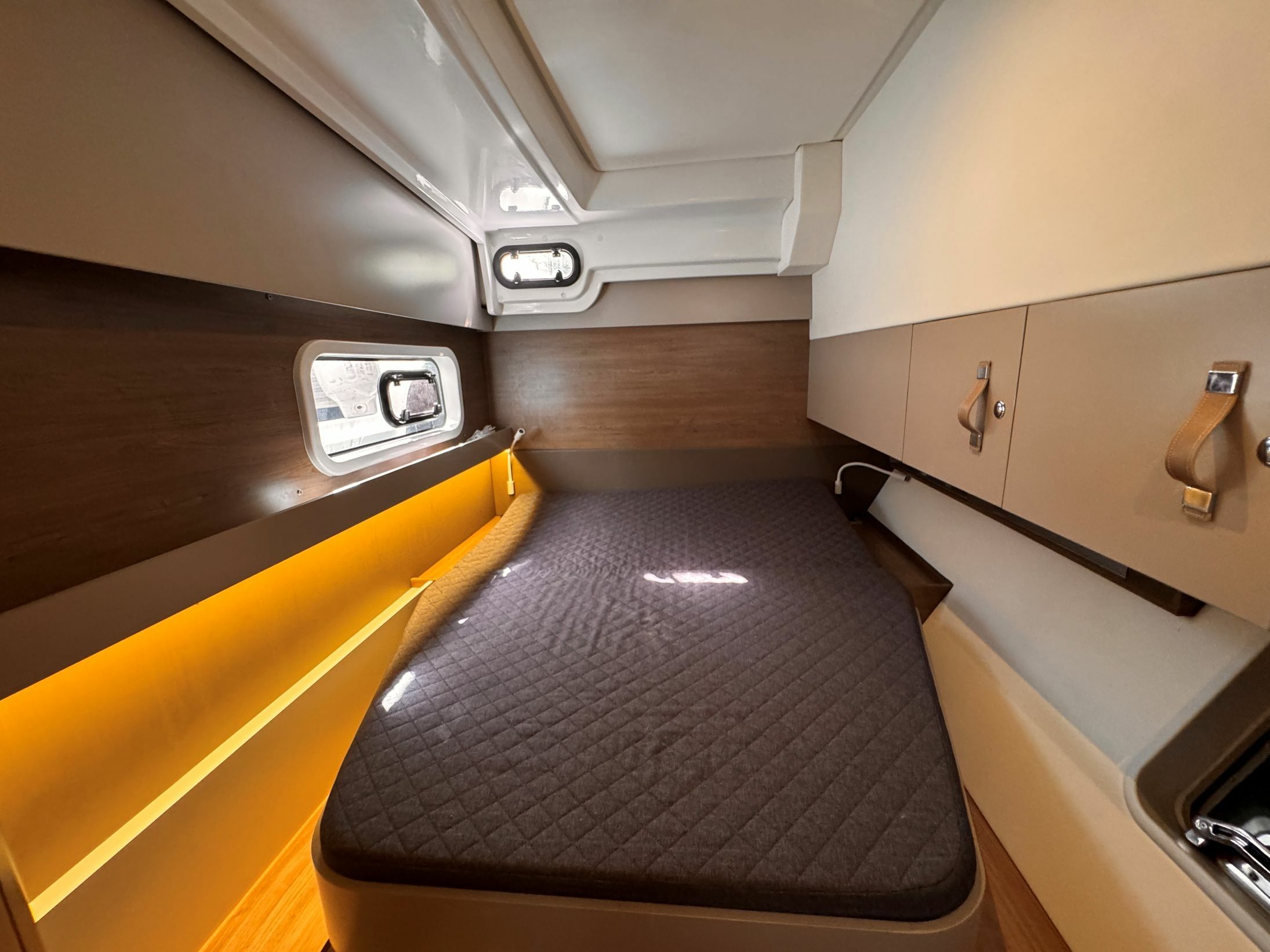 Bali Catspace | Glory Lily