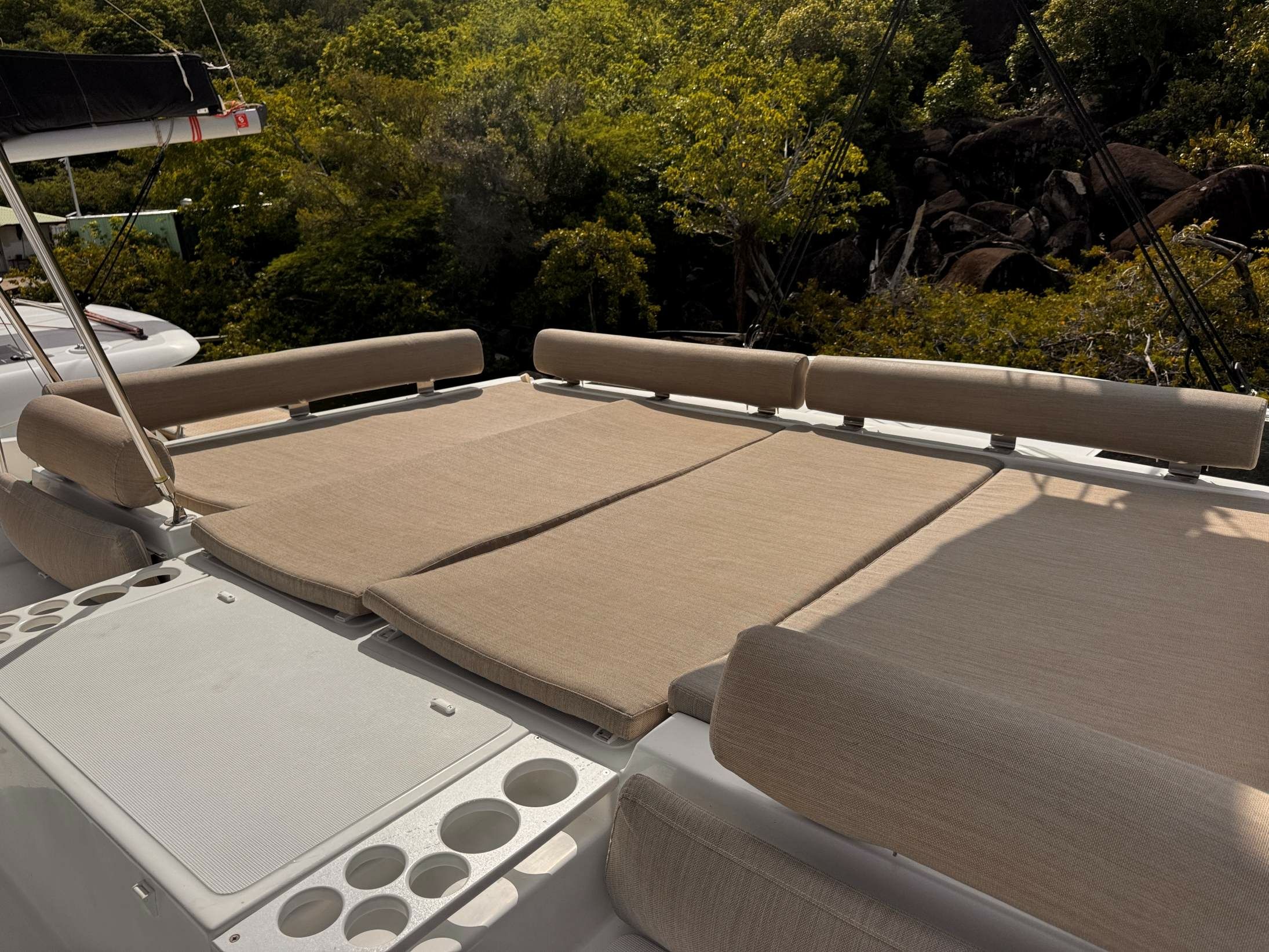 Bali Catspace | Glory Lily