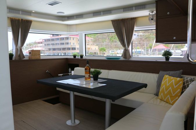 Lagoon 52 F | Blue Octane