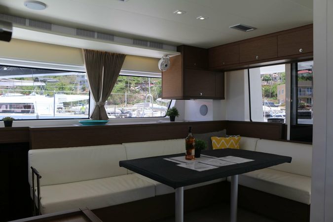 Lagoon 52 F | Blue Octane