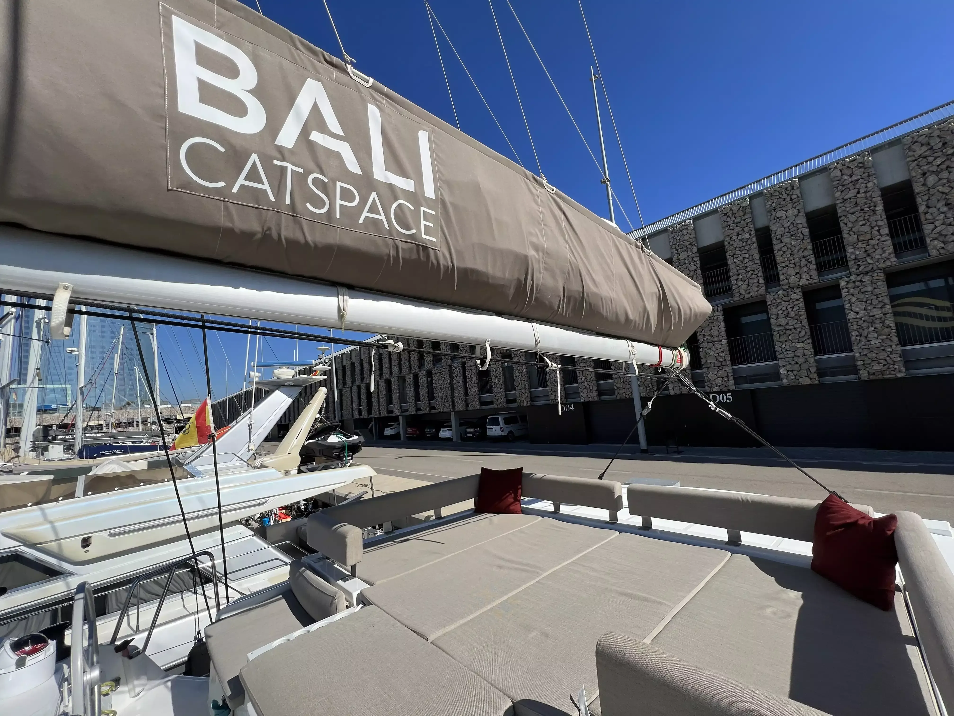 Bali Catspace | Hang Loose