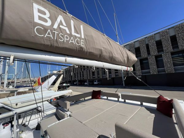 Bali Catspace | Hang Loose