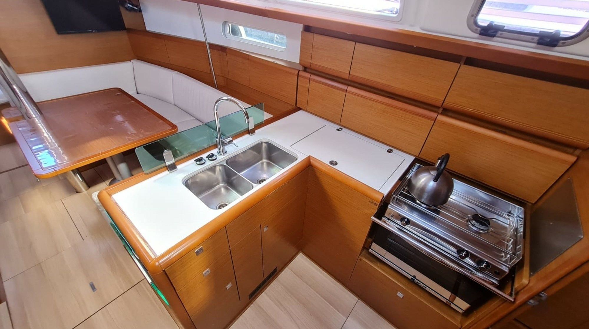 Jeanneau Sun Odyssey 389 | Morning Star