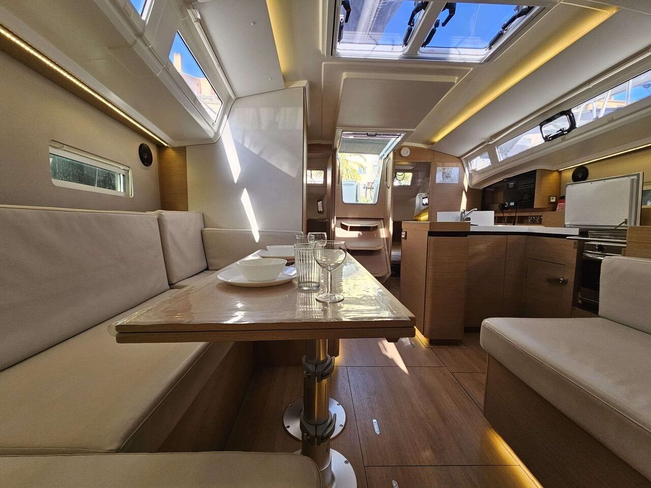 Jeanneau Sun Odyssey 410 | Shaman 2