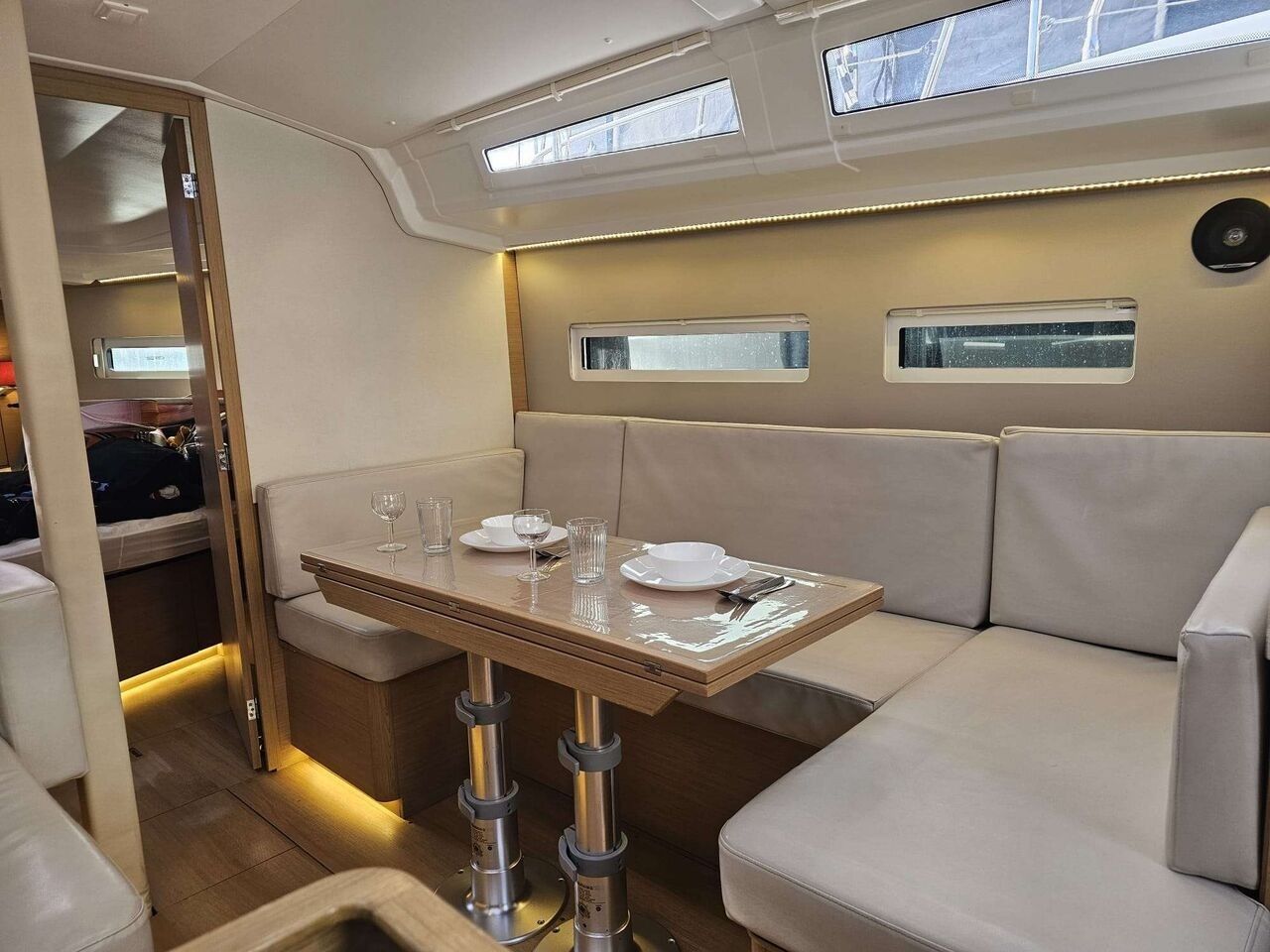 Jeanneau Sun Odyssey 410 | Shaman 2