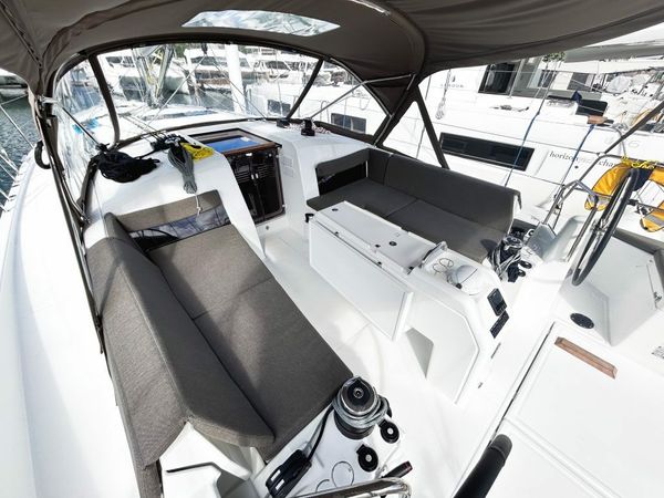 Jeanneau Sun Odyssey 440 | Rhythm & Blues