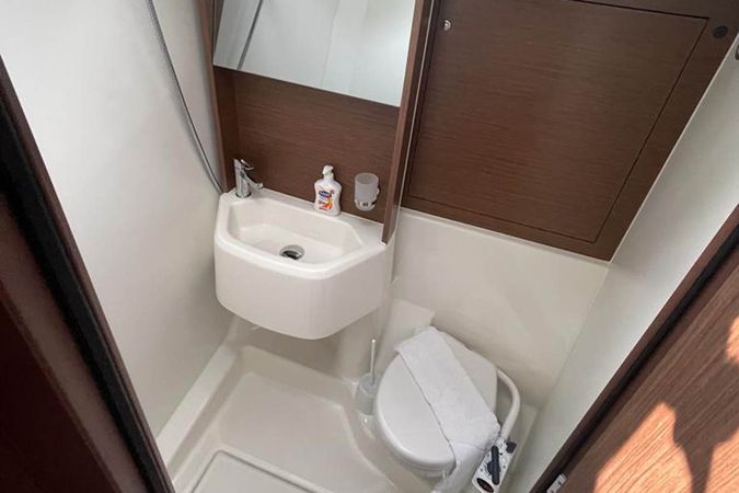 Beneteau Oceanis 51.1 | East