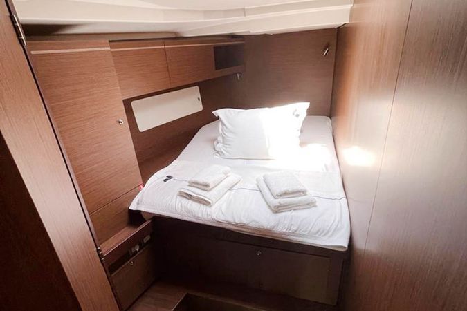 Beneteau Oceanis 51.1 | East