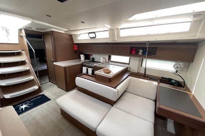 Beneteau Oceanis 51.1 | East