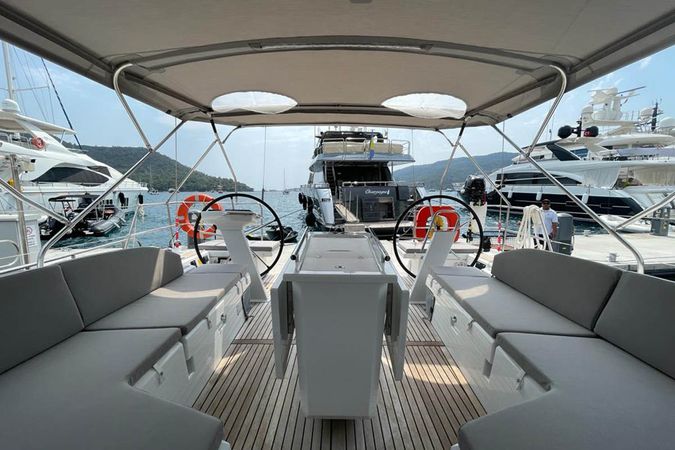 Beneteau Oceanis 51.1 | East