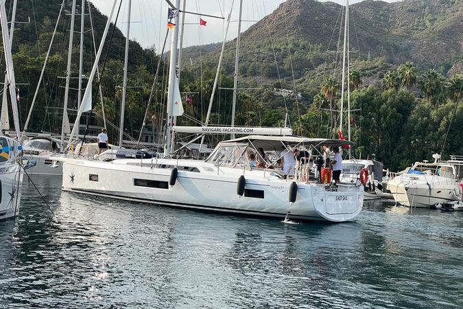 Beneteau Oceanis 51.1 | East