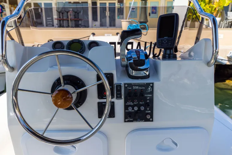 Zar Mako 68 | Quarterback