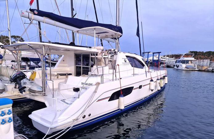 Leopard 44 | Try Jah Love