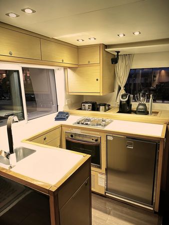 Lagoon 450 | Flash of green