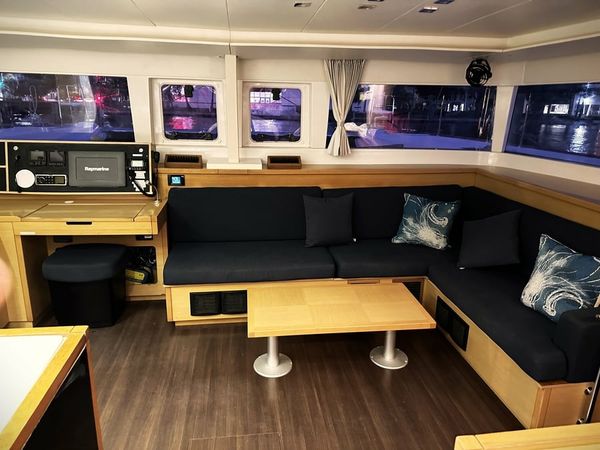 Lagoon 450 | Flash of green