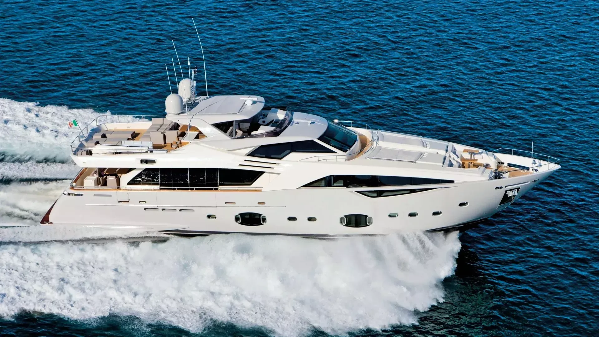 Ferretti Custom Line 100 | Infinitas