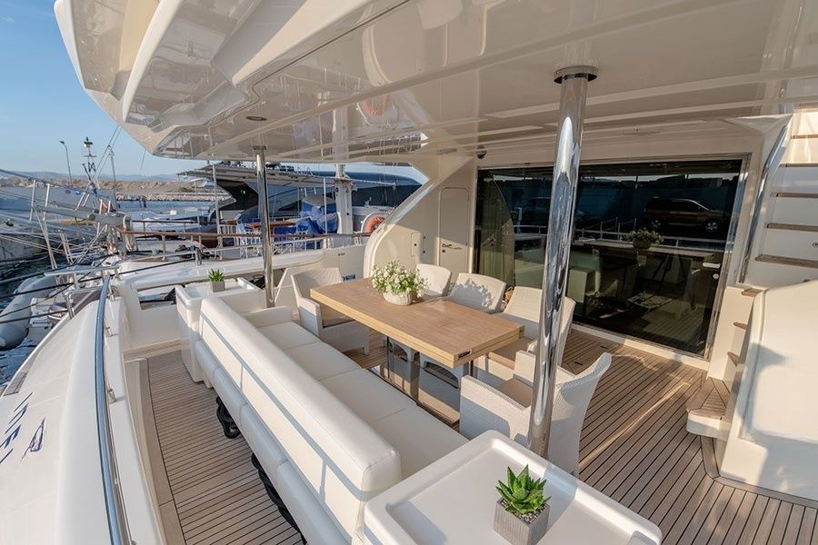 Ferretti Custom Line 100 | Infinitas